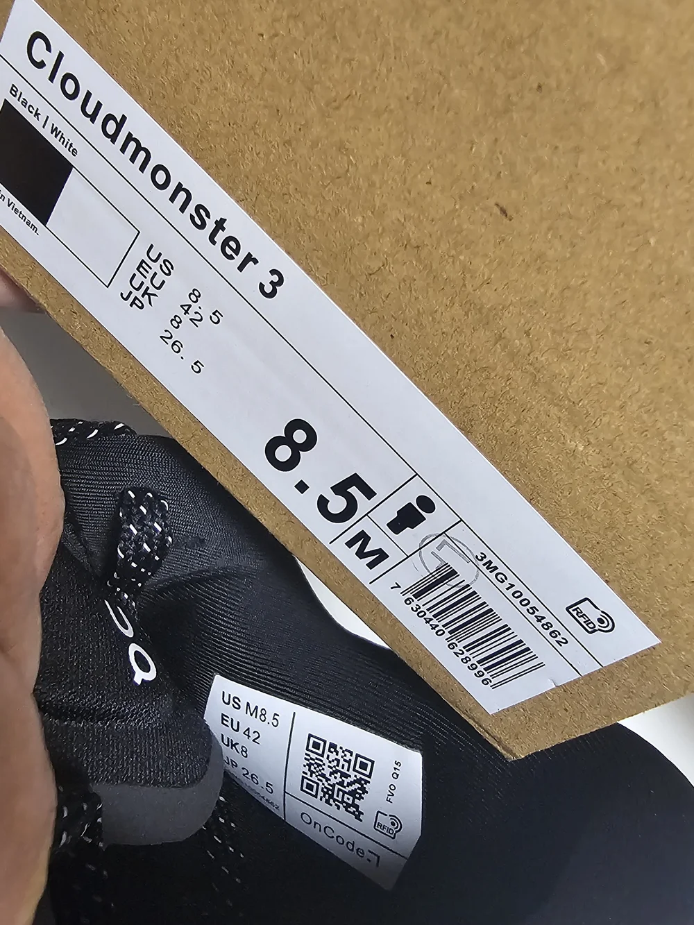 On Running Men's Cloudmonster 3 Black/White Running Shoes